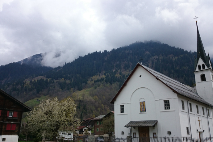 Start bei der Kirche