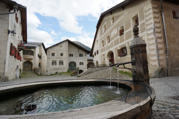 Guarda with the Schellen-Ursli house