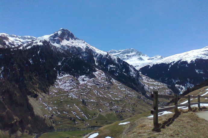 Nähe Hüttenen im Frühling
