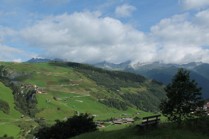 Mutschnengia mit der Anhöhe Stagias
