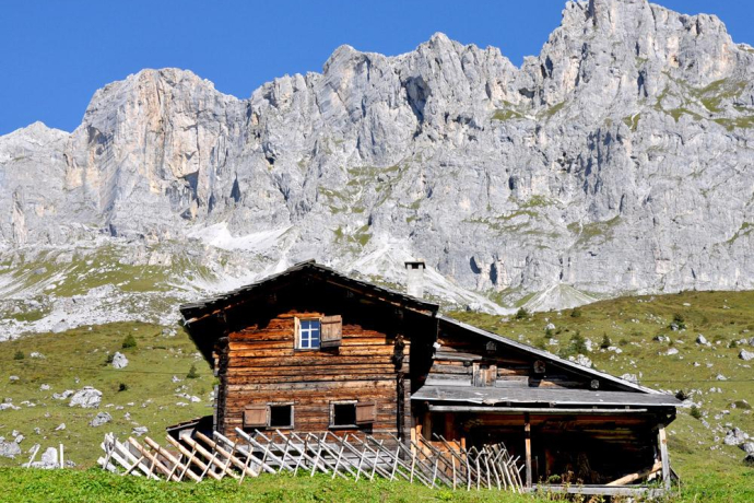 Maiensäss auf dem Weg zum Partnunsee
