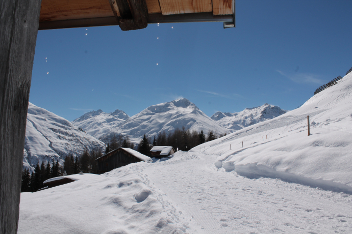 Commencer à Milez avec Piz Cavradi