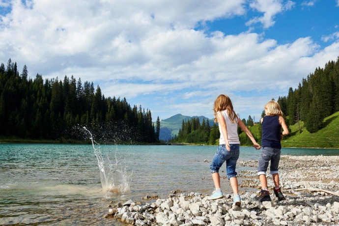 Kinder am Stausee Kinder am Stausee