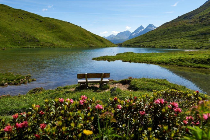 Schwellisee with benches