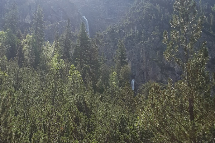 Die Alteinwasserfälle aus der Ferne Die Alteinwasserfälle aus der Ferne