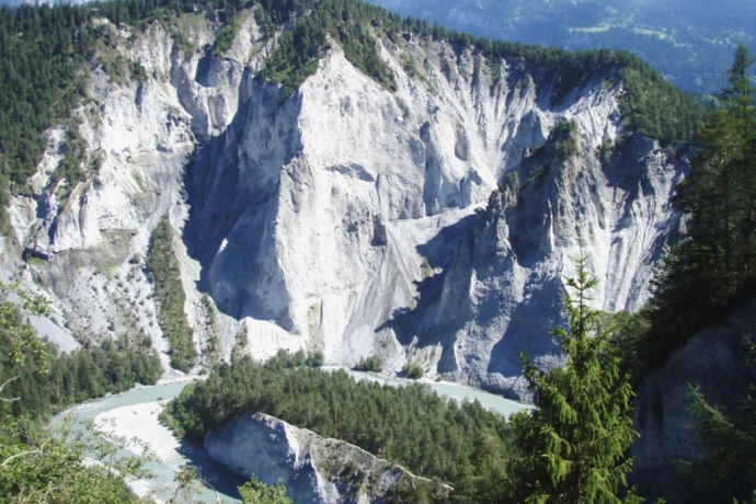 Las Ruinas sut Crestaulta