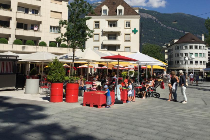 Merz Gartencafé Bahnhofstrasse Coira