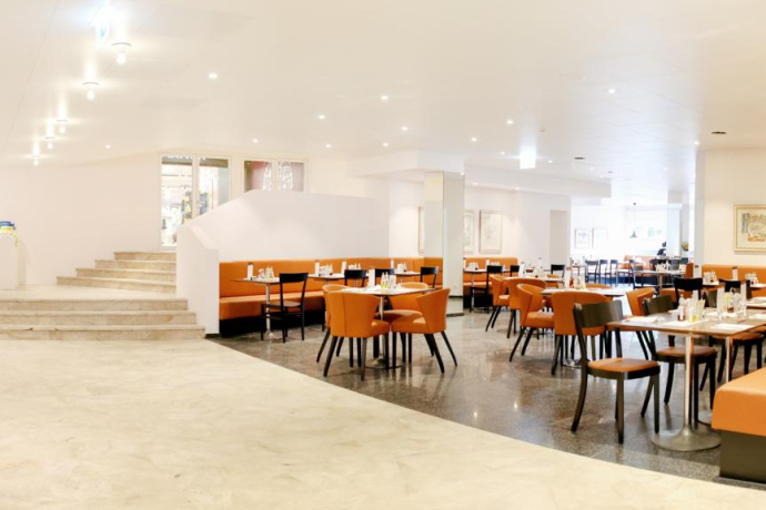 Café Merz Bahnhofstrasse Coire