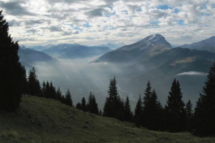 Mystischer Ausblick vom Malanser Älpli