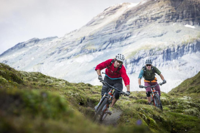 Alpwiesendurchquerung vor Alp Sogn Martin