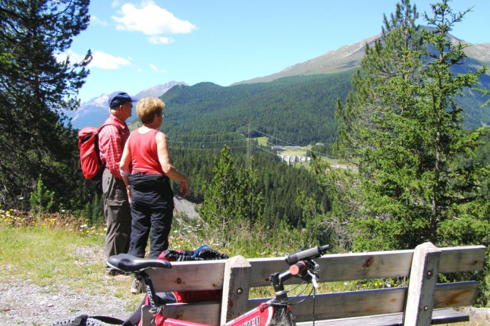 View in God Splars over the Inn river to Chapella