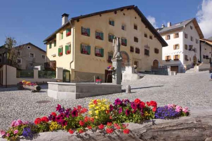 Village square of Zuoz