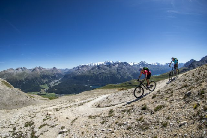 Pistentrasse auf Piz Nair