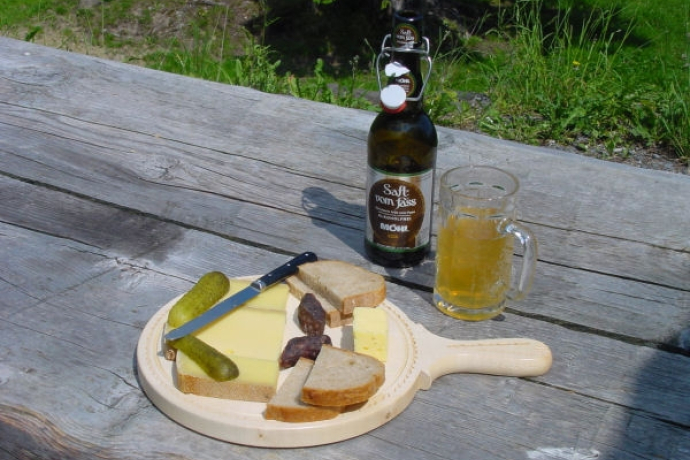 Eating on the Schrina and Tschingla Alps