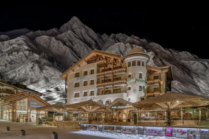 Relais & Châteaux Chasa Montana: La Grotta - Fondue- & Raclettstübli (oua_23612536_image)