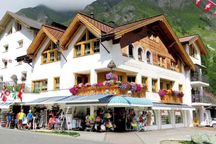 Duty Free Flurina (oua_23882745_image)