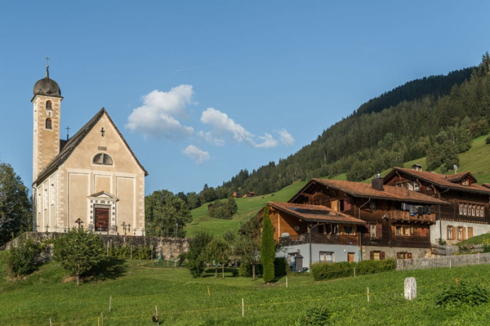 Kirche Sogn Balun e Sontga Madleina, Tersnaus (oua_23982419_image) Kirche Sogn Balun e Sontga Madleina, Tersnaus (oua_23982419_image)