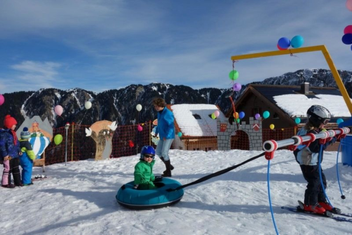 Schneespielplatz Tenna (oua_23983048_image) Schneespielplatz Tenna (oua_23983048_image)