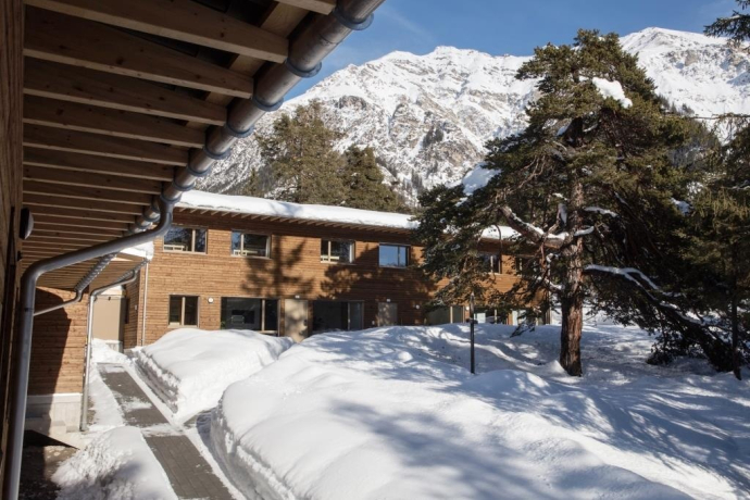 Hauptgebäude und Lenzerhor