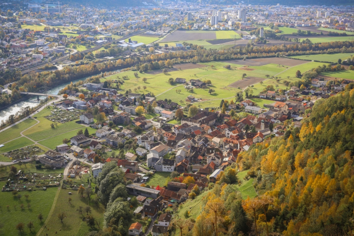 Haldenstein mit Rhein Haldenstein mit Rhein