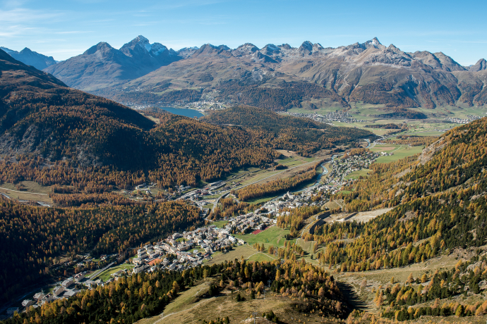 Vue sur Pontresina en automne