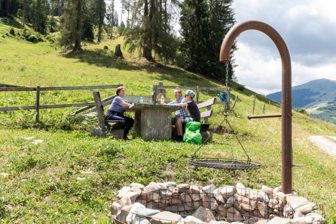 Grillplatz Schumials, Surcasti Grillplatz Schumials, Surcasti