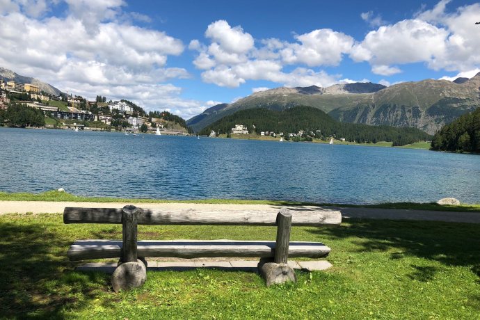 Panchina sul lato ovest del lago di St. Moritz (oua_31827488_image)