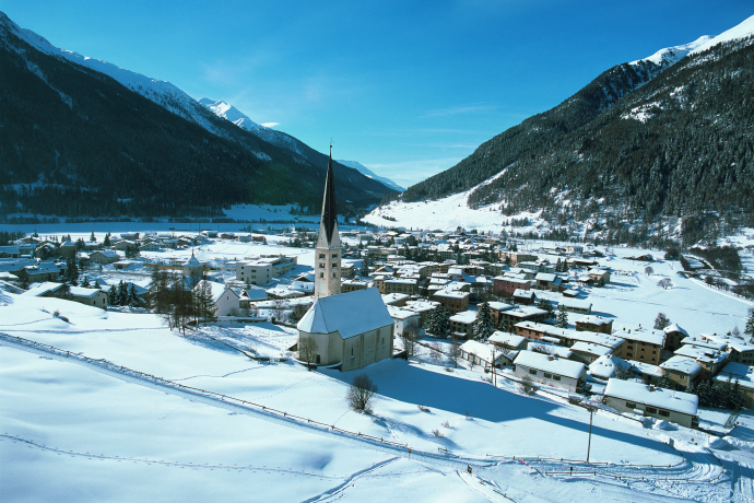 Zernez in the snow. Zernez in the snow.