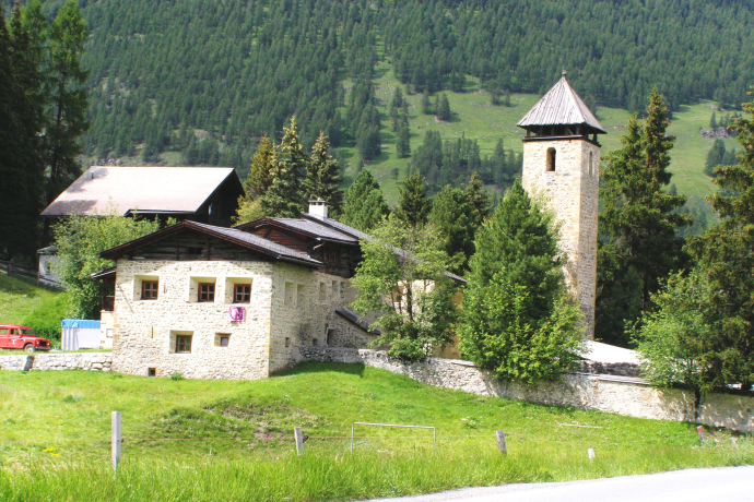 Homestead and medieval tower at Chapella