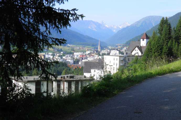 Vue depuis le sentier panoramique jusqu’à la Davos Platz