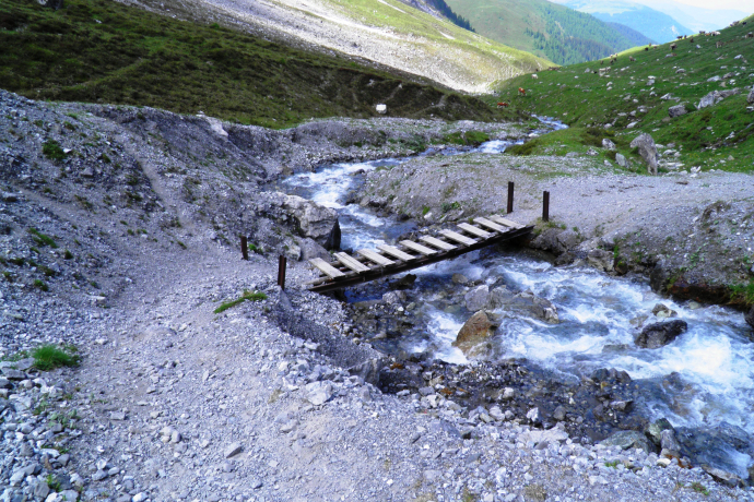 Passerelle au-dessus du Hauptertällibach