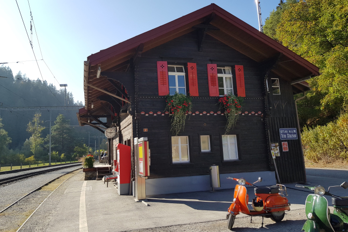 Bahnhof Trin Staziun