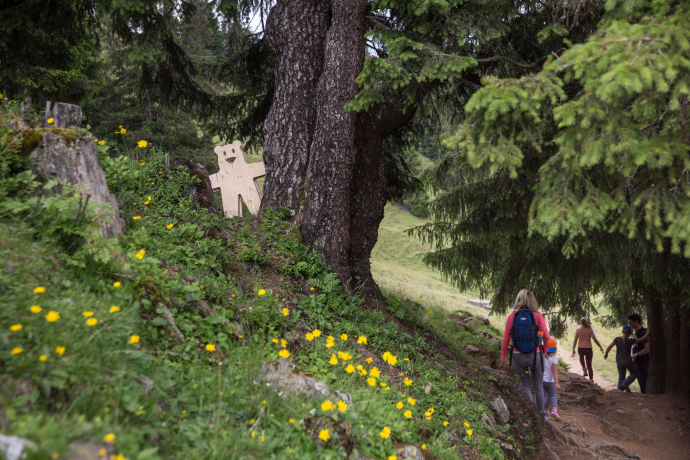 Lungo la strada Autschli si nasconde ancora e ancora...