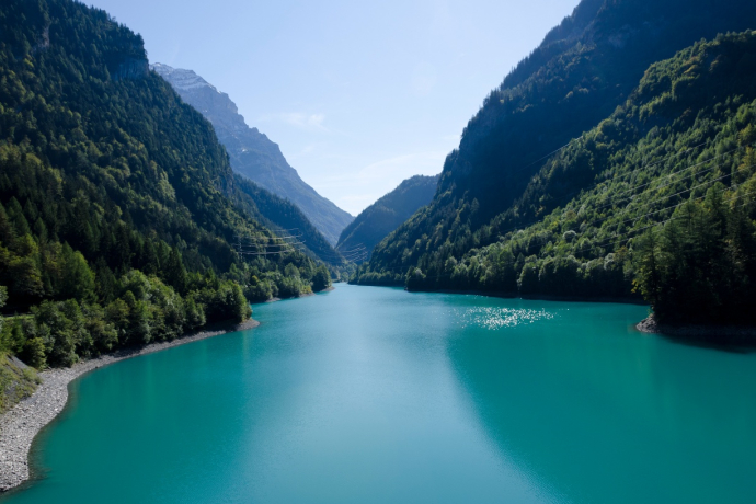Mapragg Stausee mit Blick Richtung Calanda