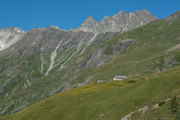 Vista sul gigantesco paesaggio montano