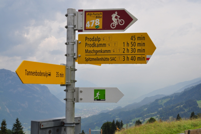 Vista da Cafrida verso la valle del Reno di Coira