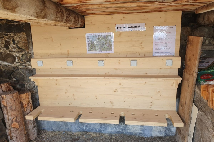 E-Bike Lademöglichkeit Furna Hochwang (oua_40147435_image) E-Bike Lademöglichkeit Furna Hochwang (oua_40147435_image)