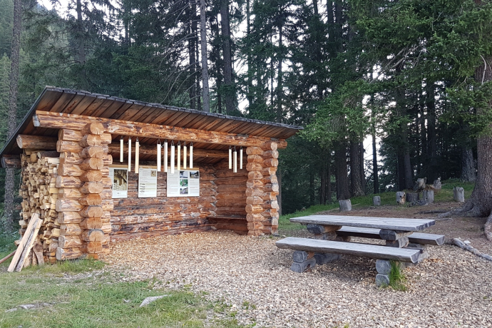 Grillstelle Crestota (oua_40408638_image) Grillstelle Crestota (oua_40408638_image)