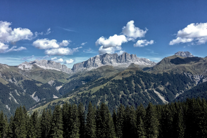 Vista sulle imponenti pareti calcaree del Rätikon