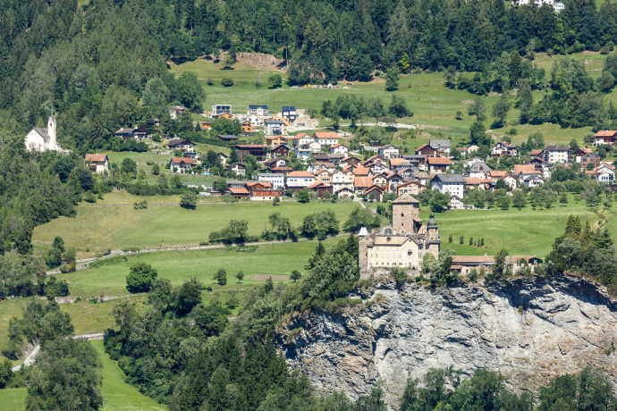 Schloss Ortenstein mit Tomils