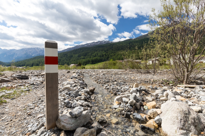 On the bank of the Rom