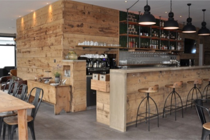 Lokal (oua_45096470_image)