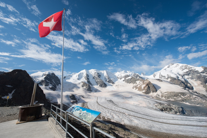 From the viewing platform at the Diavolezza, you have an unobstructed view of the Piz Palü and the Bernina group