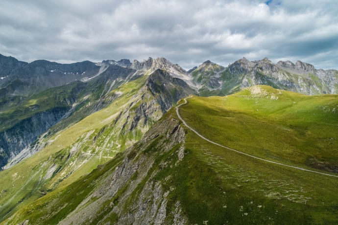 Panorama Höhenweg auf über 2'200 m.ü.M.