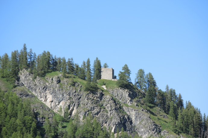 Guardaval castle ruins