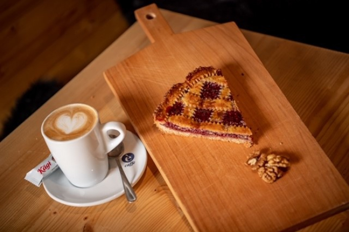 Linzer cakes "Tegia Miez" from the farm (oua_50184634_image)