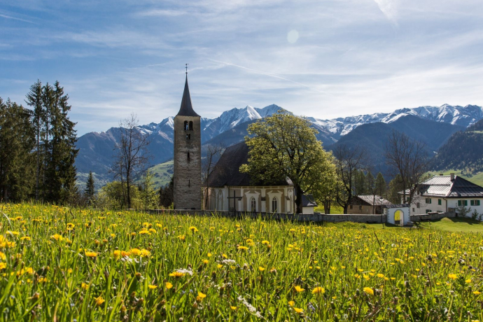 Église en pierre Pleif, Vella