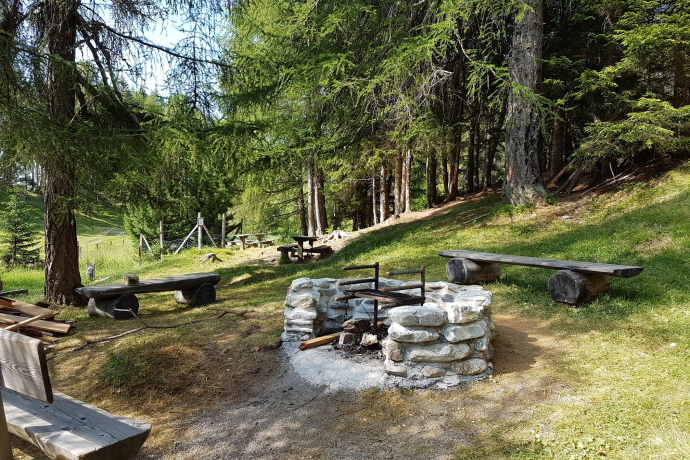 Barbecue area Plaun Graund Barbecue area Plaun Graund