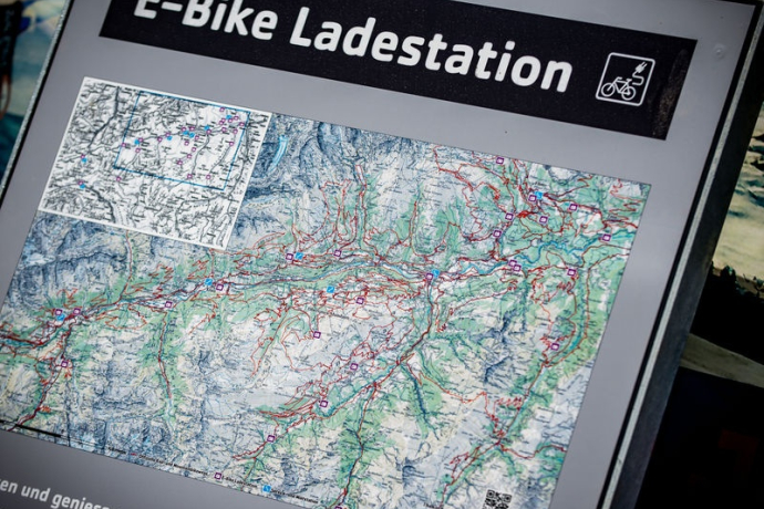 E-Bike Ladestation Rufalipark, Obersaxen (oua_52295137_image)