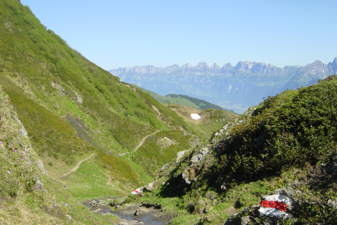 2-Seen-Wanderung mit Blick auf die Churfirsten
